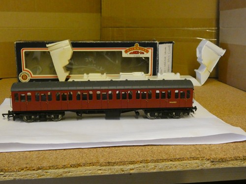 Bachmann suburban non corridor - bachmann,