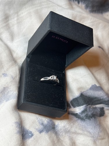 9ct white gold diamond