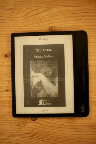 Rakuten kobo forma - 8gb, e-ink