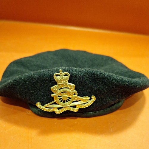 Royal artillery cap badge - artillery,