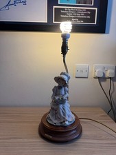 Giuseppe Armani Figurine Table