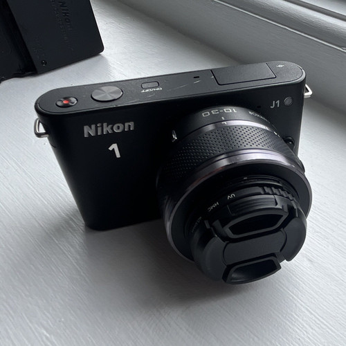 Nikon mirrorless - 1, j1