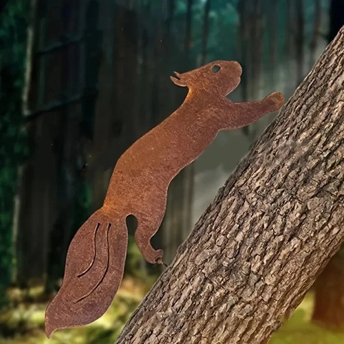 Rusty metal squirrel tree - metal,