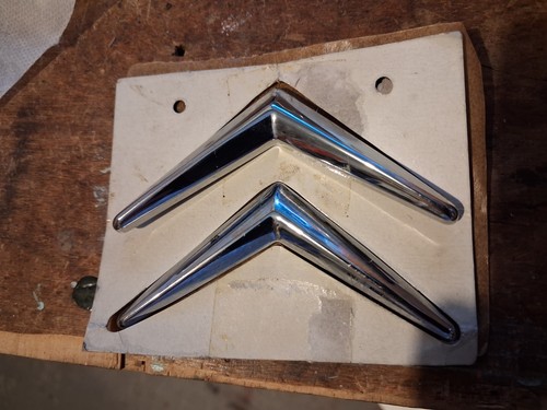 Citroen emblem badge