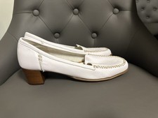 FootGlove White Leather Comfort Low Block Heels – UK 7 – Wider Fit – Never Worn