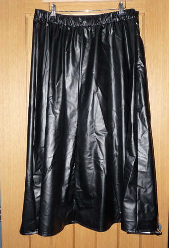 Shiny black pvc - black,