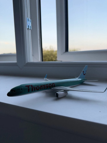 Thomson airways boeing - thomson,