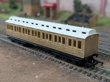 Hornby LNER Teak Coach 4103