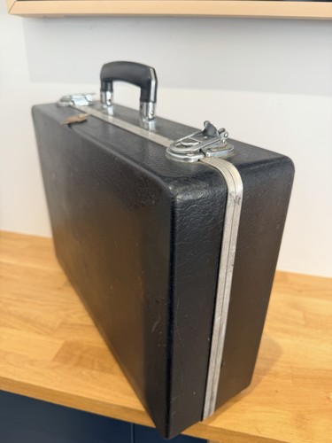 Vintage black hard shell - black,