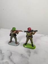 Britains Ltd Super Deetail 1978 British Paratroopers Red/Green Beret Soldiers 