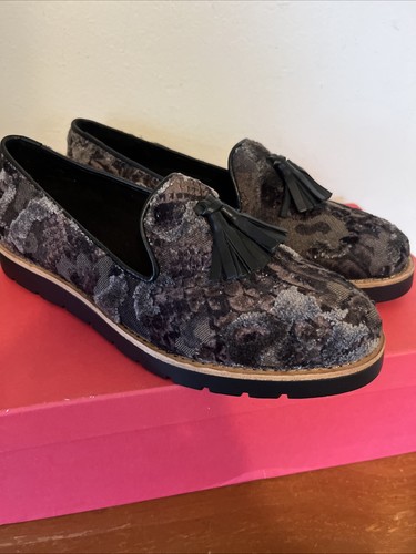Vaneli women burnout - 7,