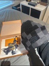 Louis Vuitton hat black/grey 