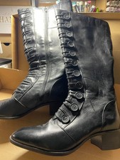 Women's leather boots