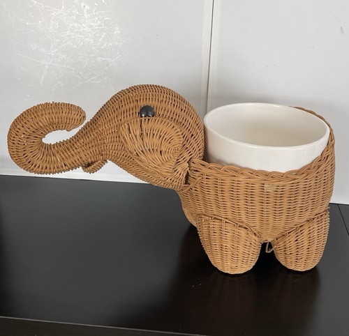 Large wicker elephant basket - large,