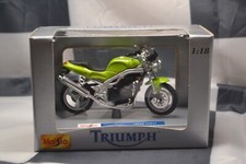 MAISTO - TRIUMPH SPEED TRIPLE - 1 /18 SCALE MODEL MOTORBIKE - 39342