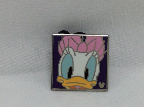 Disney trading pins - trading,