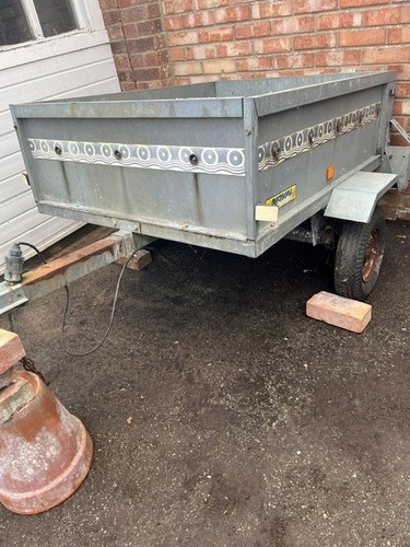 Compact car trailer noval - compact,