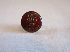 ASSORTED METAL PIN BADGES.