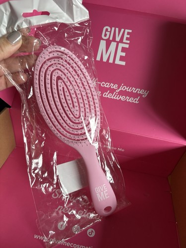 Give cosmetics hairbrush - give,