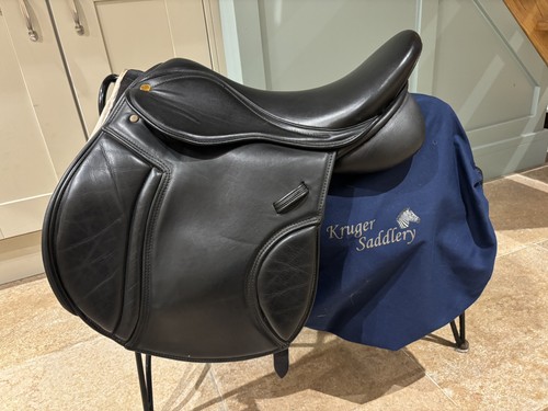 Kruger jump saddle wide - 17”,
