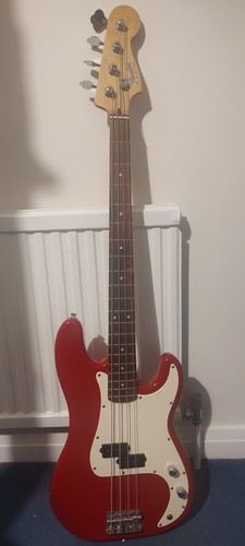 Fender squire bass guitar - squire,