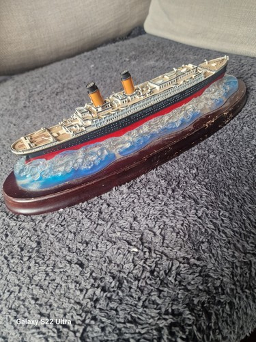 The titanic model - -,