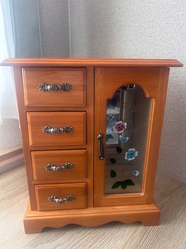 Vintage wooden jewellery box - jewellery,