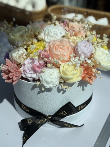 Round box scented candle - round,