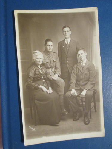 Portrait postcard family - portrait,