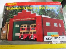 HORNBY SKALEDALE R8766 SKALEDALE AND DISTRICT BUS DEPOT  OO BOXED