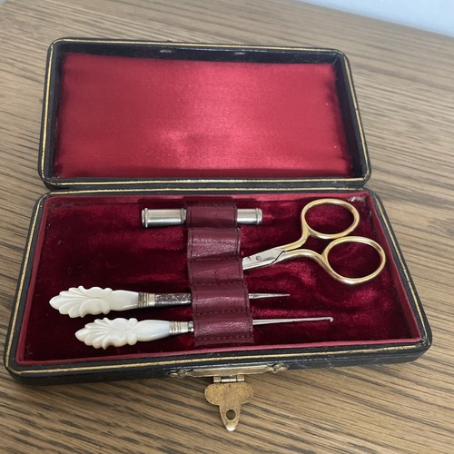Vintage sewing étui with - sewing,