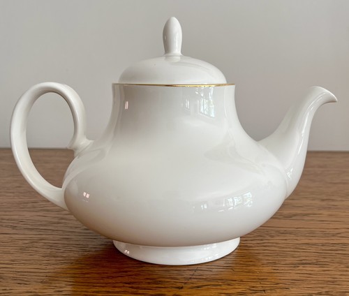 Beautiful white teapot - white, queen