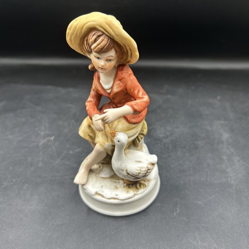 Alfretto porcelain figurine - porcelain,
