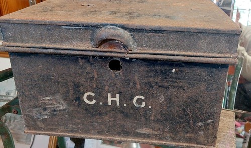 Metal storage cash box - ,