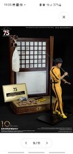 ENTERBAY- 1/6 Scale Real