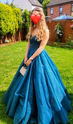 Red carpet ready - red,