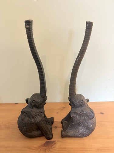 Metal elephant pair - metal,