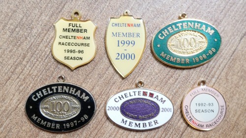 Horseracing members badges