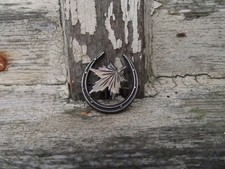 WW1 / WW2 CANADIAN ARMY SILVER GOOD LUCK SWEETHEART HORSESHOE BADGE BROOCH