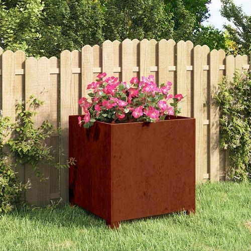 Planter with legs - with,