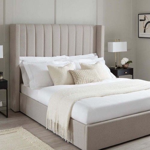 Winged panel bed - bed, plush