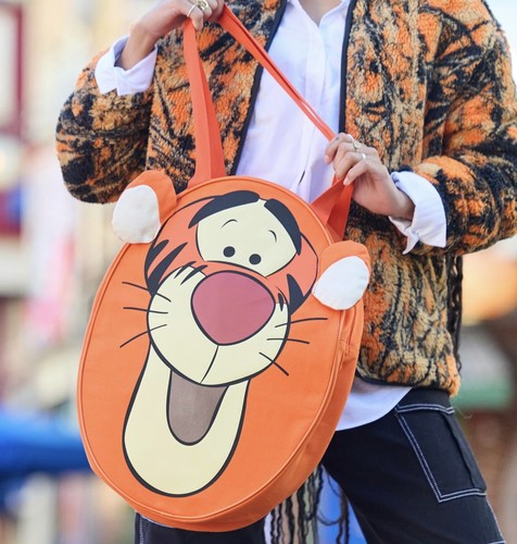Tigger big face - big,