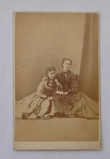 CDV OF TWO PRETTY VICTORIAN