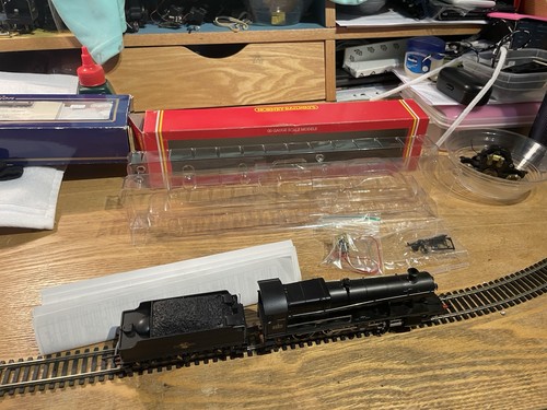Hornby r143 28xx freight loco - 28xx,