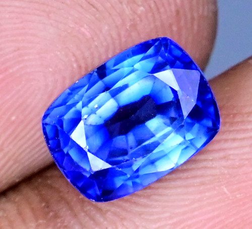 Natural ceylon blue - 5.85, ct