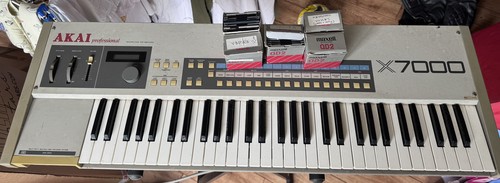 Akai x7000 sampler - x7000,
