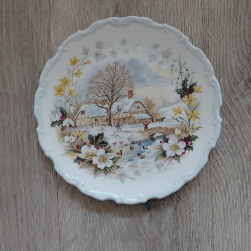 Roylal albert bone china - bone, wall