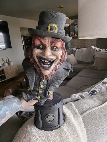 Leprechaun horror movie bust - leprechaun,