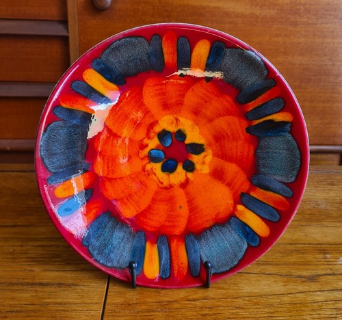 Vintage poole pottery charger - poole,