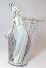 Lladro 35cm Art Deco Lady